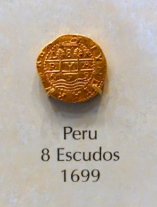 8_Escudos,_Peru,_1699_-_National_Museum_of_American_History_-_DSC00177