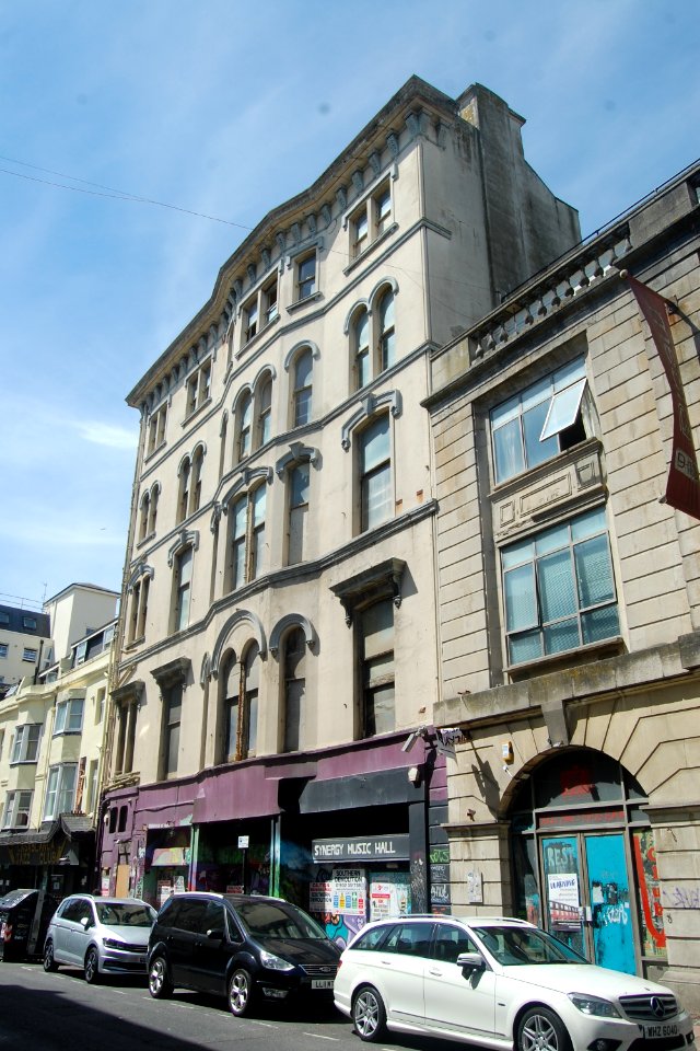 8_Middle_Street,_Brighton_(July_2020)_(1)