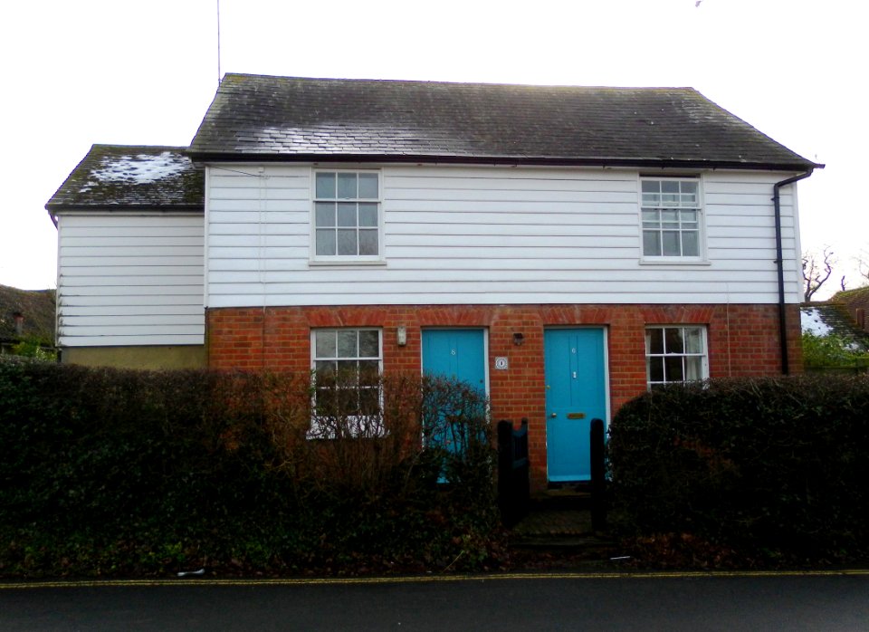 6–8_Crawley_Lane,_Pound_Hill,_Crawley