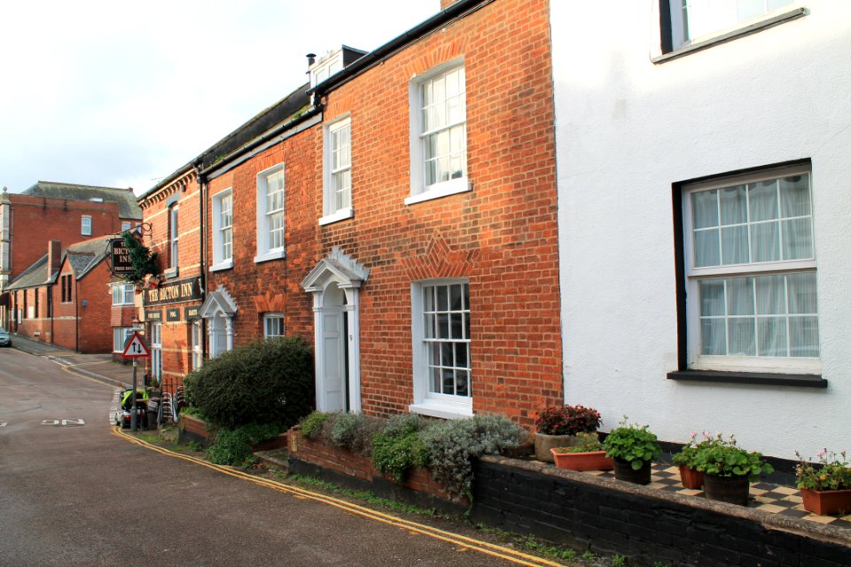 7_And_9,_Bicton_Street