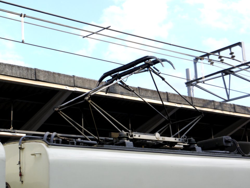 801_pantograph_20140921