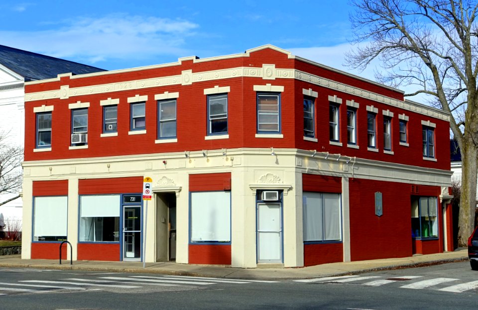731_Massachusetts_Ave_-_Arlington,_MA_-_DSC05859