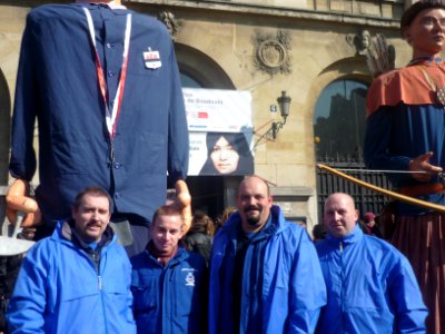 7_-_De_sympathiques_porteurs_de_géants_venus_de_Belgique_avec_leurs_géants