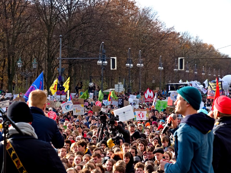 4th_Global_Climate_Strike_Berlin_FridaysForFuture_demonstration_start_from_stage_29