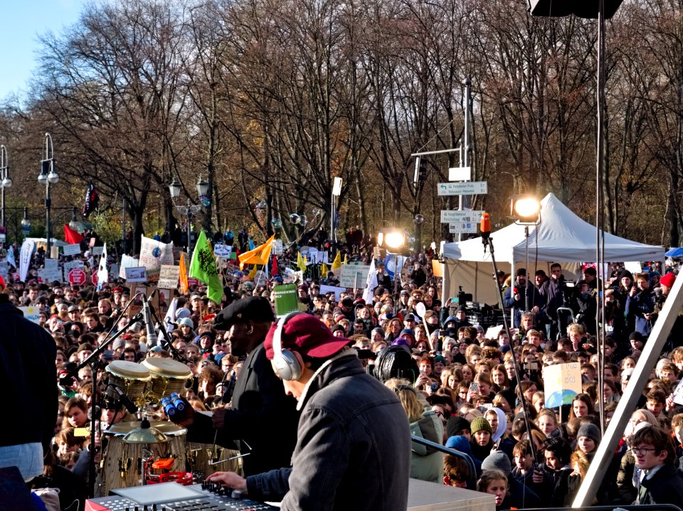 4th_Global_Climate_Strike_Berlin_FridaysForFuture_demonstration_start_from_stage_15