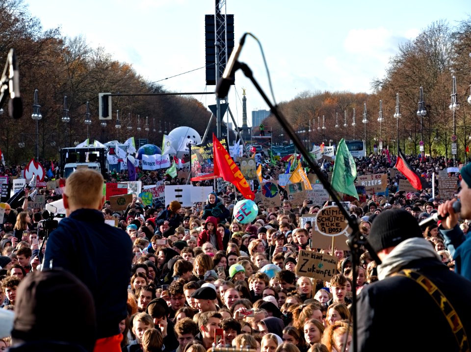 4th_Global_Climate_Strike_Berlin_FridaysForFuture_demonstration_start_from_stage_13