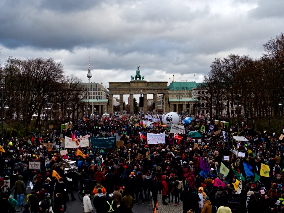 4th_Global_Climate_Strike_Berlin_FridaysForFuture_demonstration_start_05
