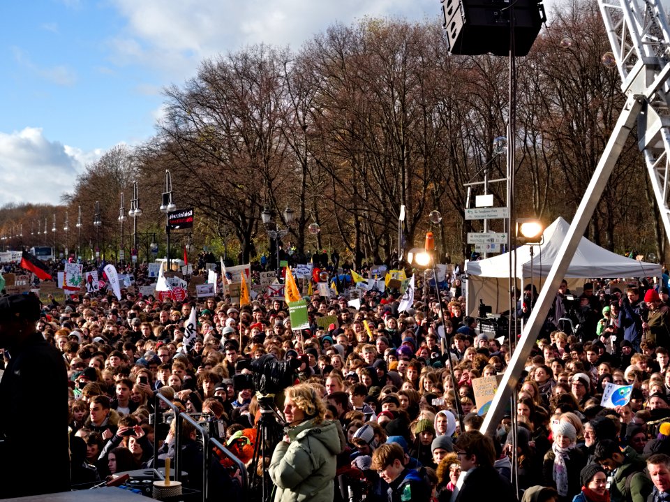 4th_Global_Climate_Strike_Berlin_FridaysForFuture_demonstration_start_from_stage_26