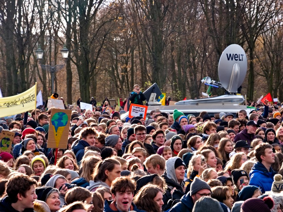 4th_Global_Climate_Strike_Berlin_FridaysForFuture_demonstration_start_from_stage_33