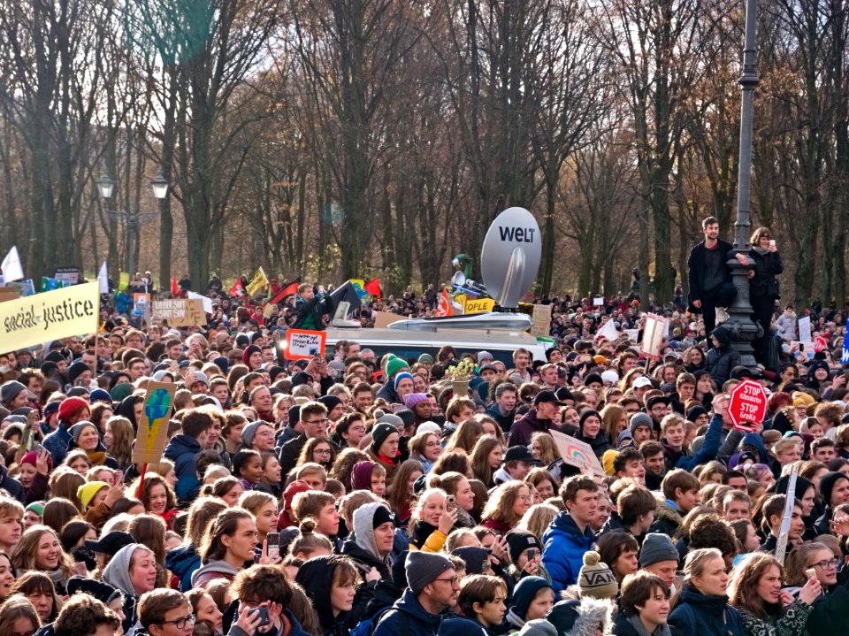 4th_Global_Climate_Strike_Berlin_FridaysForFuture_demonstration_start_from_stage_34