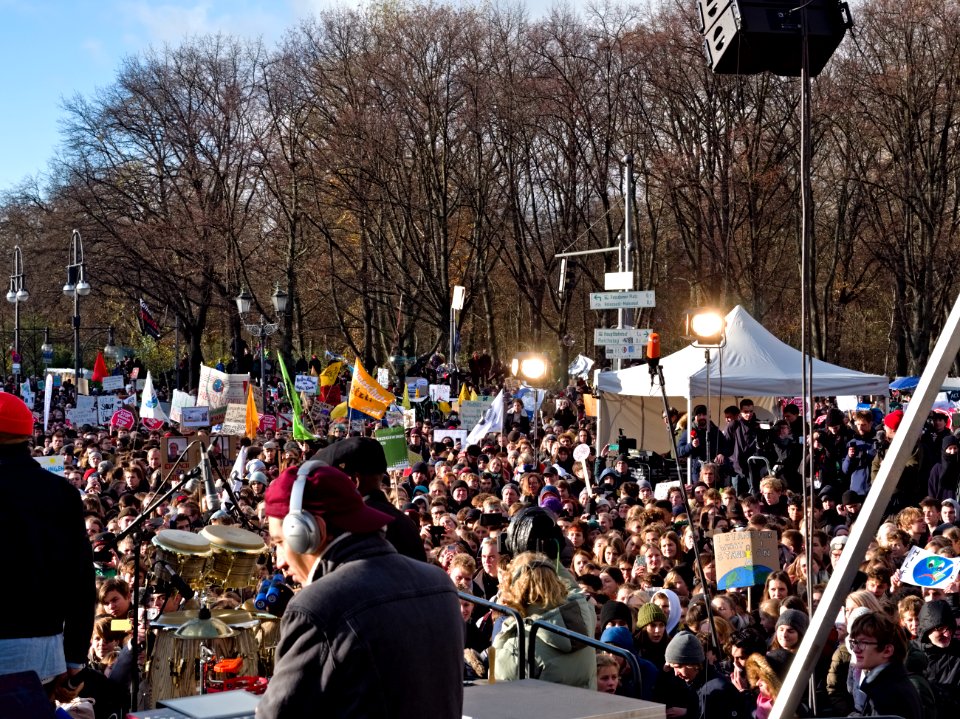4th_Global_Climate_Strike_Berlin_FridaysForFuture_demonstration_start_from_stage_14