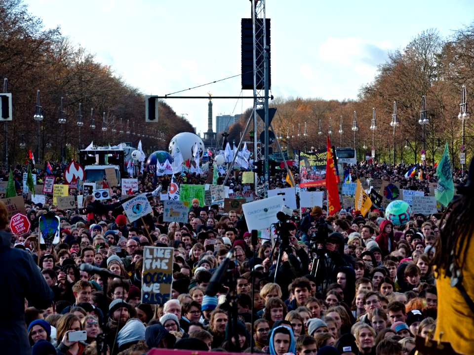 4th_Global_Climate_Strike_Berlin_FridaysForFuture_demonstration_start_from_stage_11