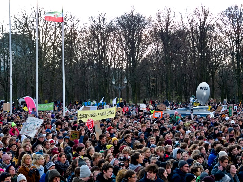4th_Global_Climate_Strike_Berlin_FridaysForFuture_demonstration_start_from_stage_08