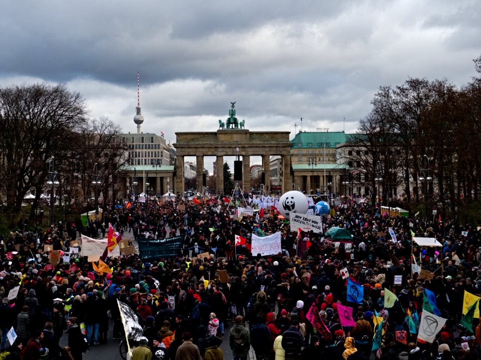 4th_Global_Climate_Strike_Berlin_FridaysForFuture_demonstration_start_15