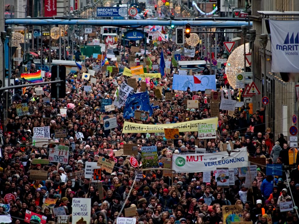 4th_Global_Climate_Strike_Berlin_FridaysForFuture_demonstration_35