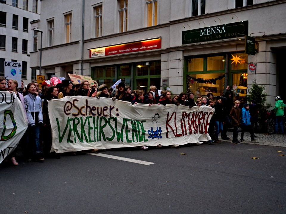4th_Global_Climate_Strike_Berlin_FridaysForFuture_demonstration_front_73