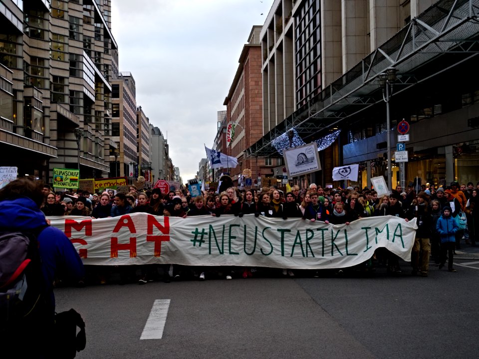 4th_Global_Climate_Strike_Berlin_FridaysForFuture_demonstration_front_65