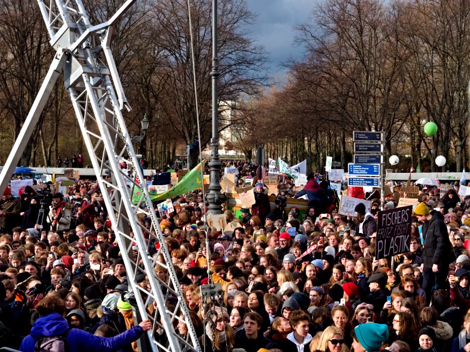 4th_Global_Climate_Strike_Berlin_FridaysForFuture_demonstration_start_from_stage_40
