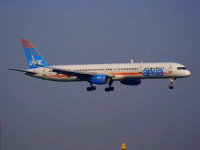 4X-BAW_landing_at_Schiphol_(AMS_-_EHAM),_The_Netherlands,_pic2