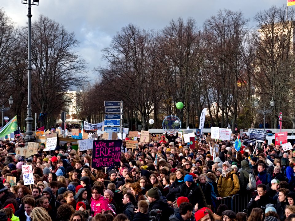 4th_Global_Climate_Strike_Berlin_FridaysForFuture_demonstration_start_from_stage_22