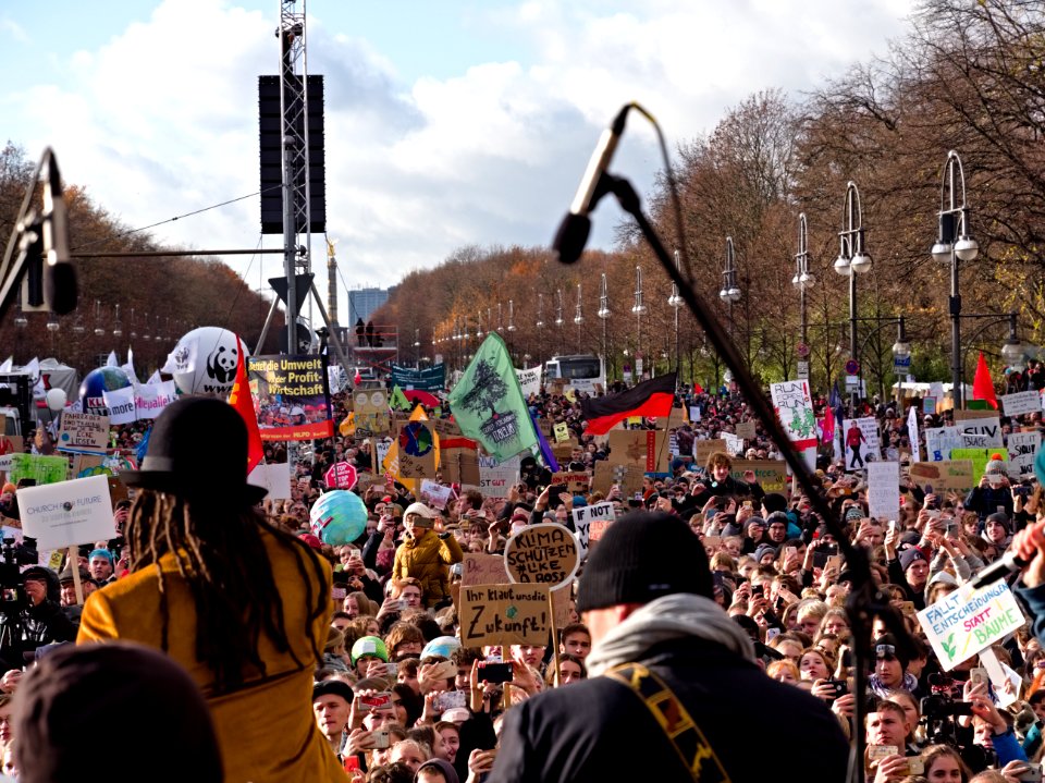 4th_Global_Climate_Strike_Berlin_FridaysForFuture_demonstration_start_from_stage_37