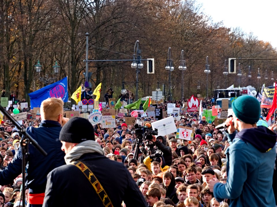 4th_Global_Climate_Strike_Berlin_FridaysForFuture_demonstration_start_from_stage_28