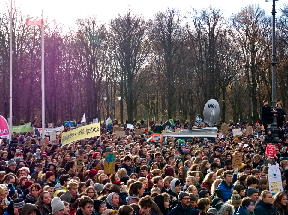 4th_Global_Climate_Strike_Berlin_FridaysForFuture_demonstration_start_from_stage_31