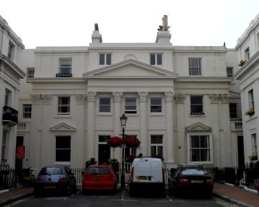 4–6_Lansdowne_Square,_Hove_(IoE_Code_365584)