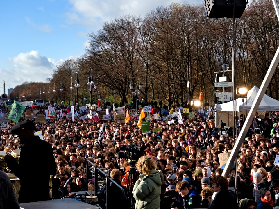 4th_Global_Climate_Strike_Berlin_FridaysForFuture_demonstration_start_from_stage_27