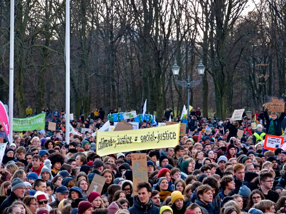 4th_Global_Climate_Strike_Berlin_FridaysForFuture_demonstration_start_from_stage_06