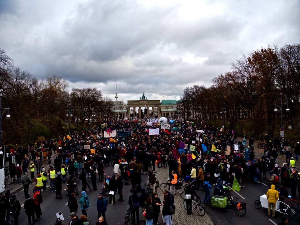 4th_Global_Climate_Strike_Berlin_FridaysForFuture_demonstration_start_04