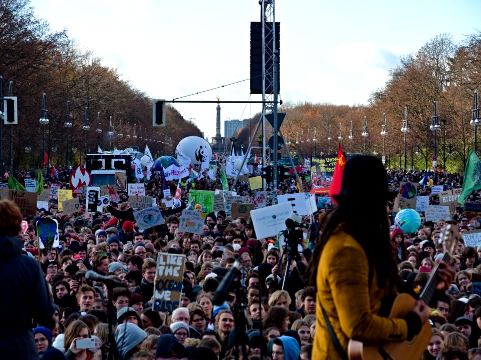 4th_Global_Climate_Strike_Berlin_FridaysForFuture_demonstration_start_from_stage_10