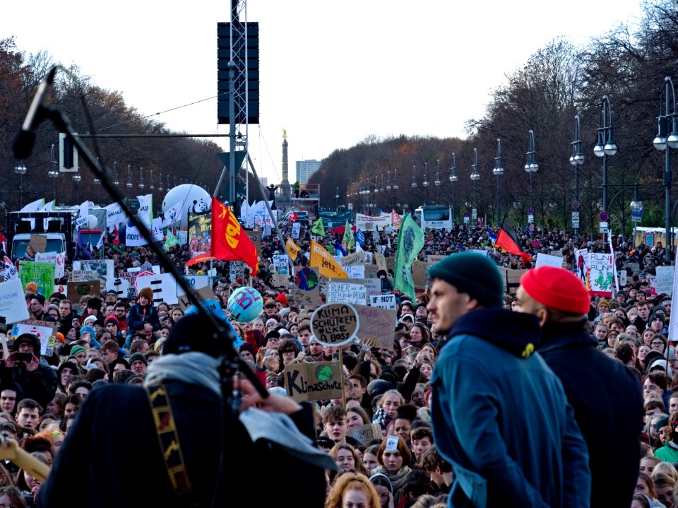 4th_Global_Climate_Strike_Berlin_FridaysForFuture_demonstration_start_from_stage_02