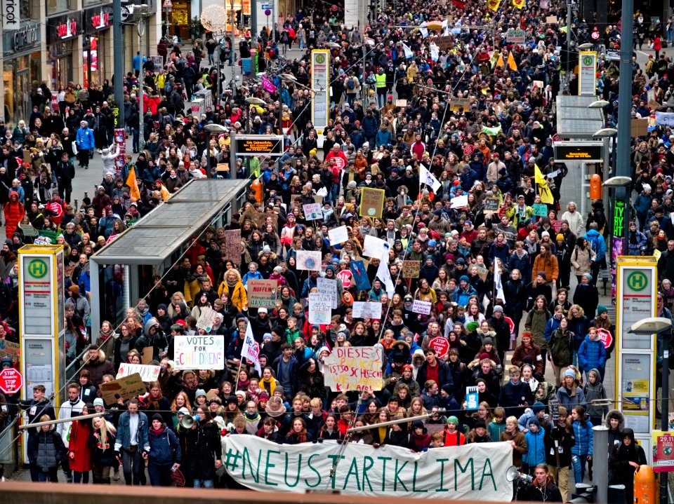 4th_Global_Climate_Strike_Berlin_FridaysForFuture_demonstration_front_72