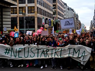 4th_Global_Climate_Strike_Berlin_FridaysForFuture_demonstration_front_63