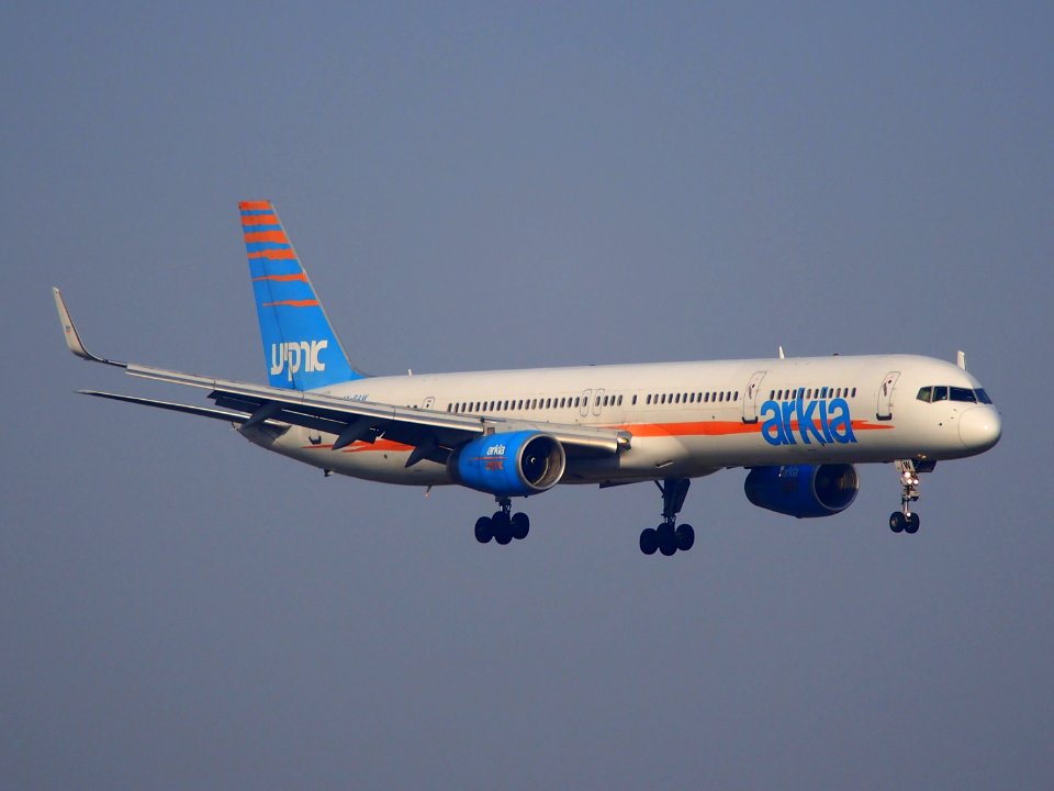 4X-BAW_landing_at_Schiphol_(AMS_-_EHAM),_The_Netherlands,_pic1