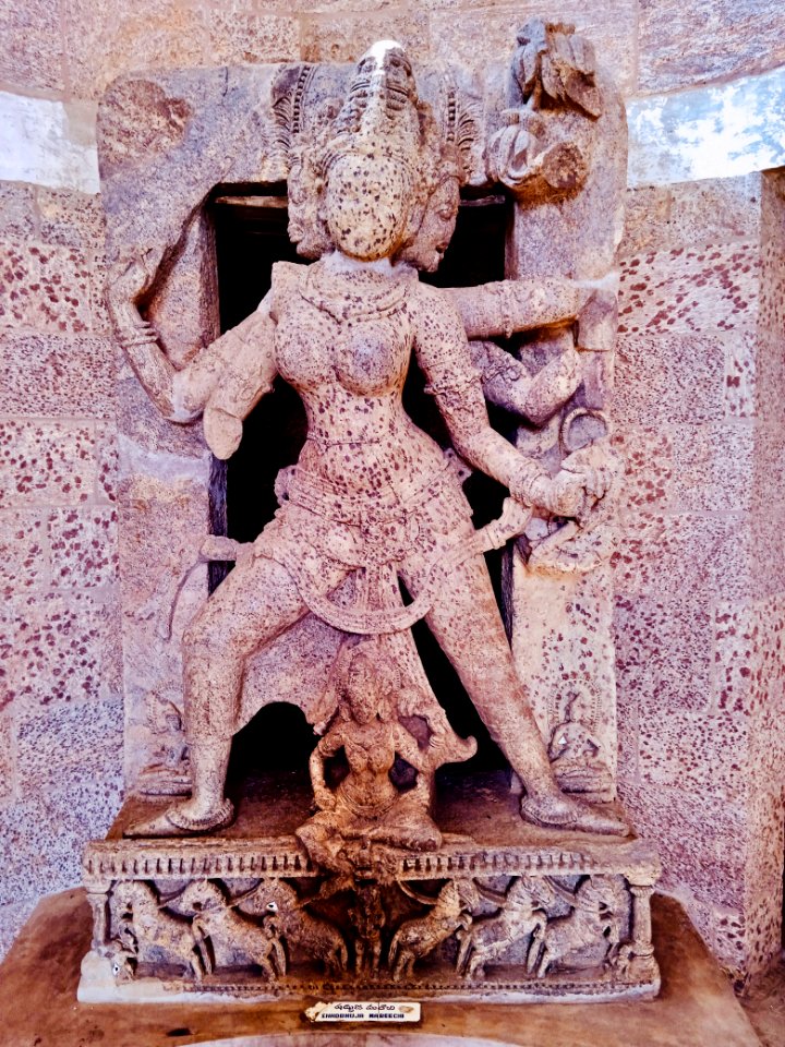 4th_to_9th-century_CE_artwork_at_the_Salihundam_Museum,_Salihundam_archaeological_site,_Andhra_Pradesh_-_7