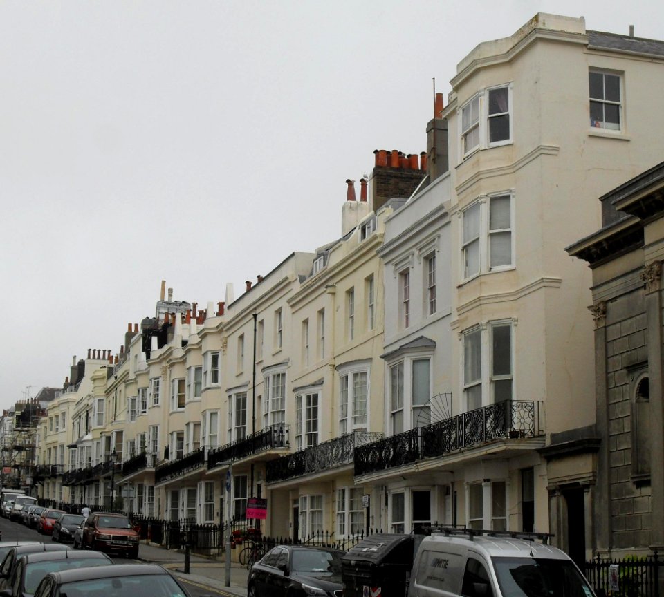 48–64_Waterloo_Street,_Hove_(NHLE_Code_1292392)_(July_2010)