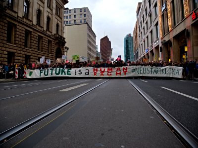 4th_Global_Climate_Strike_Berlin_FridaysForFuture_demonstration_front_07