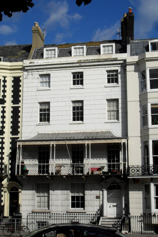5_Pavilion_Parade,_Brighton_(NHLE_Code_1380712)_(August_2010)