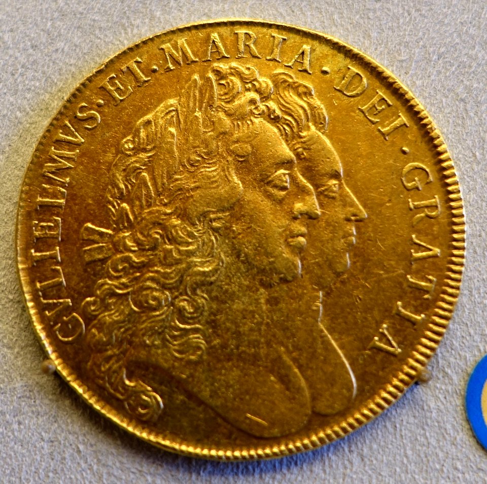 5_Guineas,_William_III_and_Mary,_England,_1692_-_Bode-Museum_-_DSC02760