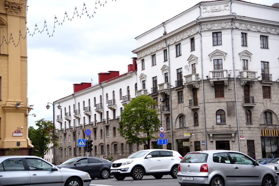 4467_Niezaliežnasci_Avenue_—_Kamsamoĺskaja_Street_May_2019_in_Minsk
