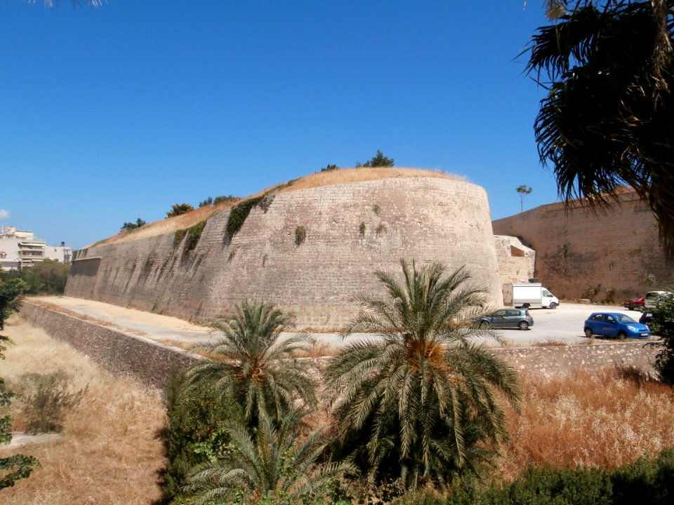 5313048walls_of_Herakleion