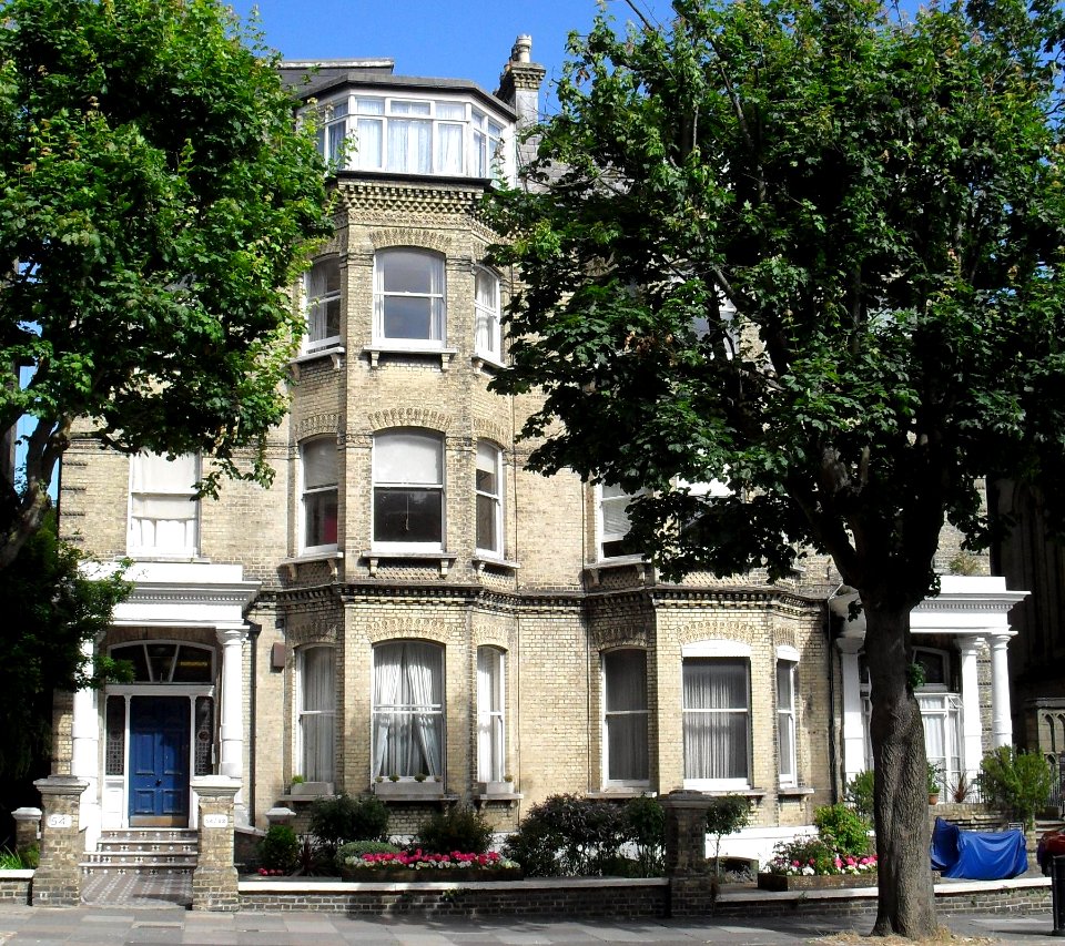 52_and_54_The_Drive,_Hove_(NHLE_Code_1209762)_(July_2010)