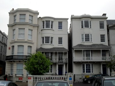 51,_52_and_53_Old_Steine,_Brighton_(NHLE_Code_1380666,_1380668_and_1380669)_(May_2010)