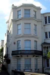 51_Old_Steine,_Brighton_(NHLE_Code_1380666)_(August_2010)