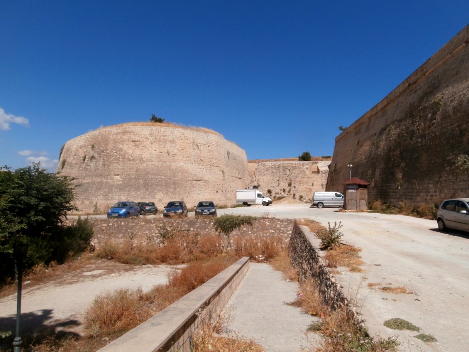 5313050walls_of_Herakleion