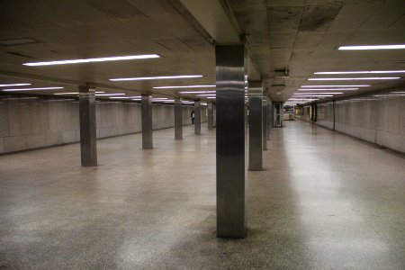 57th_Street_(IND_Sixth_Avenue_Line)_hallway,_Sept_2017