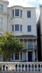 52_Old_Steine,_Brighton_(NHLE_Code_1380668)_(August_2010)