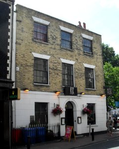 58_Ship_Street,_The_Lanes,_Brighton_(NHLE_Code_1380922)_(July_2010)